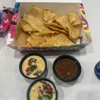 Mas Chingon Cantina - Chips & Queso - Sports Bars Near Me - Dallas, Texas Mas Chingon Cantina - Chips & Queso - Sports Bars Near Me - Dallas, Texas