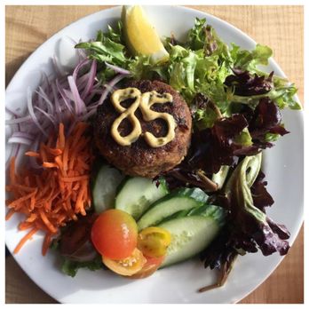 85 Main - Crab Cake - New American Near Me - Putnam, Connecticut