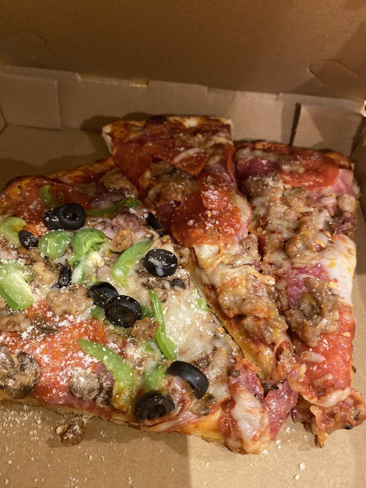 STRAW HAT PIZZA Updated September 2024 45 Photos & 123 Reviews 2929 Mather Field Rd