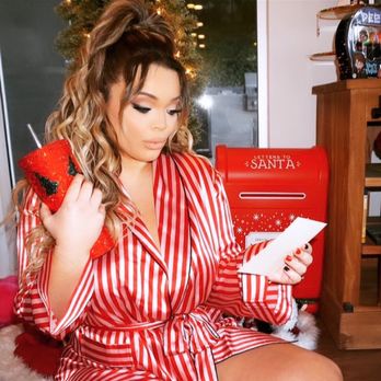 Sprae Bae - Trisha Paytas in rocking her Christmas Sprae - Spray Tanning Near Me