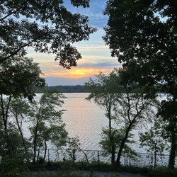Kingsley Park - Overlook of Fresh Pond