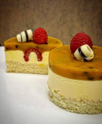 Hanna's Bakery & Dessert Shop by null