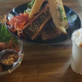 LES BA'GET - Buddah eggrolls, Bone marrow, lychee shake - Vietnamese Near Me - Houston, Texas LES BA'GET - Buddah eggrolls, Bone marrow, lychee shake - Vietnamese Near Me - Houston, Texas