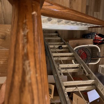 Bellhop Moving - damage to stair case - Movers Near Me - Columbus, Ohio Bellhop Moving - damage to stair case - Movers Near Me - Columbus, Ohio