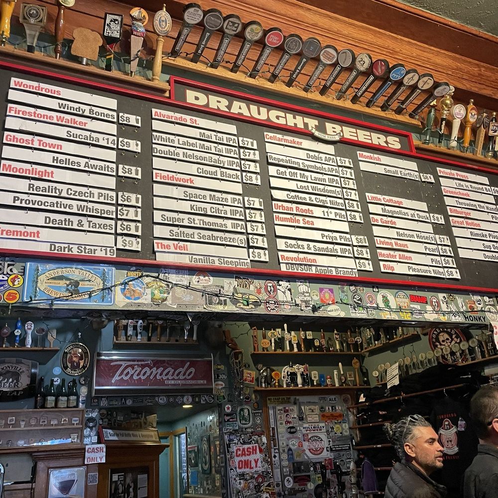 Lots of choices if you can't figure it out go on Untappd for info. Lots of choices if you can't figure it out go on Untappd for info.