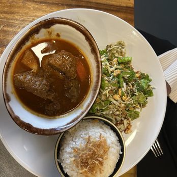 Burma Love - Burmese style lamb curry lunch (with Coconut Rice and Tea Leaf Salad) - Burmese Near Me - San Francisco, California Burma Love - Burmese style lamb curry lunch (with Coconut Rice and Tea Leaf Salad) - Burmese Near Me - San Francisco, California