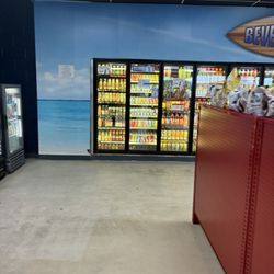 Brakefield's Exxon - Packaged food available, but nothing hot