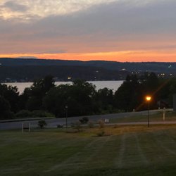 Rooster Hill Vineyards - Beautiful sunset view
