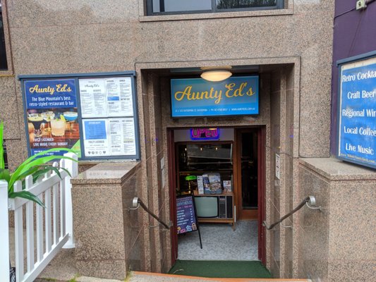Aunty Ed's Restaurant and Bar by null