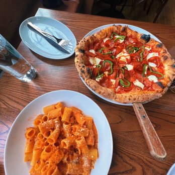 Sorella - Rigatoni alla vodka and pepperoni pizza - Italian Near Me - Milwaukee, Wisconsin Sorella - Rigatoni alla vodka and pepperoni pizza - Italian Near Me - Milwaukee, Wisconsin