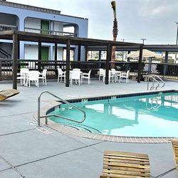 Knights Inn Victoria - Outdoor Pool