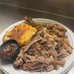 Mt Pellier Domino Club - Sunday Menu: Roast Park and Mac and Cheese