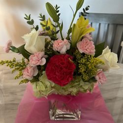 J.R. Florist - Spring flower bouquet