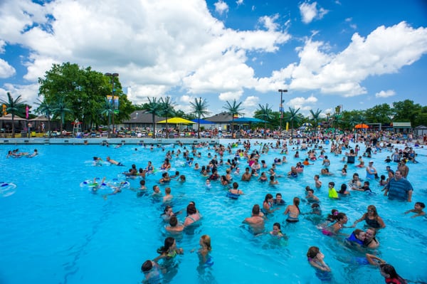 Hurricane Harbor Rockford by null
