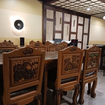 Thai Elephants Restaurant - the dining area - Thai Near Me - Charleston, South Carolina Thai Elephants Restaurant - the dining area - Thai Near Me - Charleston, South Carolina