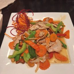 Cashew nut pork