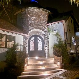 Exterior photo of Veronica Avelar - RE/MAX GOLD - Pacifica, California Exterior photo of Veronica Avelar - RE/MAX GOLD - Pacifica, California