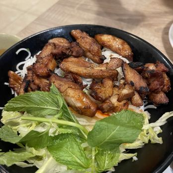 Pho Consomme - Lemongrass chicken bowl - Vietnamese Near Me - Gardena, California Pho Consomme - Lemongrass chicken bowl - Vietnamese Near Me - Gardena, California