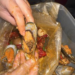 The Boiling Station - Their mussels aren't very clean tasted funny. I don't even think they were cooked properly. Paid $45 not worth it