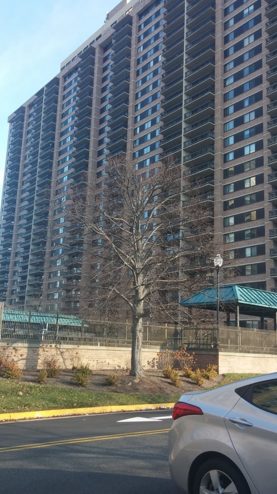 SKYLINE SQUARE CONDOMINIUMS Condominiums 5501 Seminary Rd, Skyline