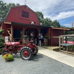 Exterior photo of Taves Estate Cidery - Abbotsford, British Columbia Exterior photo of Taves Estate Cidery - Abbotsford, British Columbia