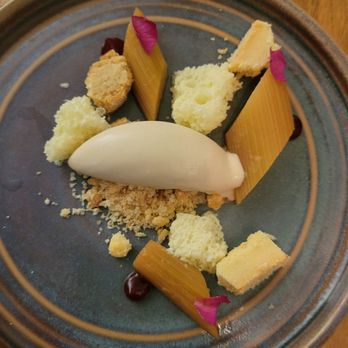 Scorrybreac - Garden rhubarb - Scottish Near Me - Portree, HLD