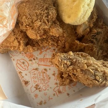 Popeyes Louisiana Kitchen - Do you see any chicken tenders? Twelve tenders are hard to hide! Here tender here tender???? Nope no tenders to be found. NEVER - Chicken Wings Near Me - Cincinnati, Ohio