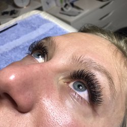 Aussie Lashes and Luxury Spa - Hybrid lash extensions