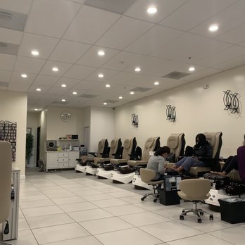 Diva Nails Spa & Wax Center - Inside - Nail Salons Near Me - Davis, California