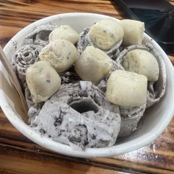 Chillville - Ice Cream & Frozen Yogurt Near Me - Hilo, Hawaii Chillville - Ice Cream & Frozen Yogurt Near Me - Hilo, Hawaii