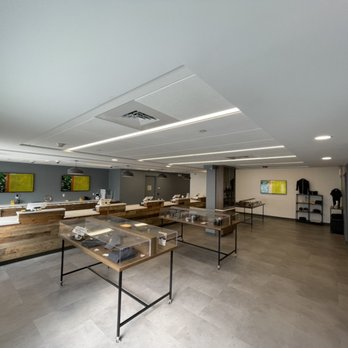 Blackstone Valley Cannabis - Retail Floor - Cannabis Dispensaries Near Me - Uxbridge, Massachusetts Blackstone Valley Cannabis - Retail Floor - Cannabis Dispensaries Near Me - Uxbridge, Massachusetts