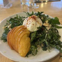 Burrata salad IG: @_badassfoodie Burrata salad IG: @_badassfoodie