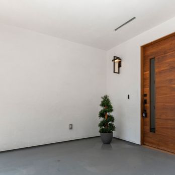 Light Gallery Plus - Lighting Fixtures & Equipment Near Me - Encinitas, California