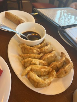 Fung's Kitchen by null