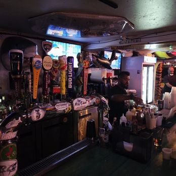 Sharkeys - The bar with a great selection of craft beers - American Near Me - Key Largo, Florida