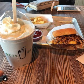 Shake Shack 479 Route 17 South - Paramus - Chocolate shake Fries and shackmeister BBQ burger - Burgers Near Me - Paramus, New Jersey Shake Shack 479 Route 17 South - Paramus - Chocolate shake Fries and shackmeister BBQ burger - Burgers Near Me - Paramus, New Jersey