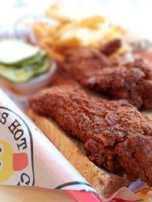 Dave's Hot Chicken by null