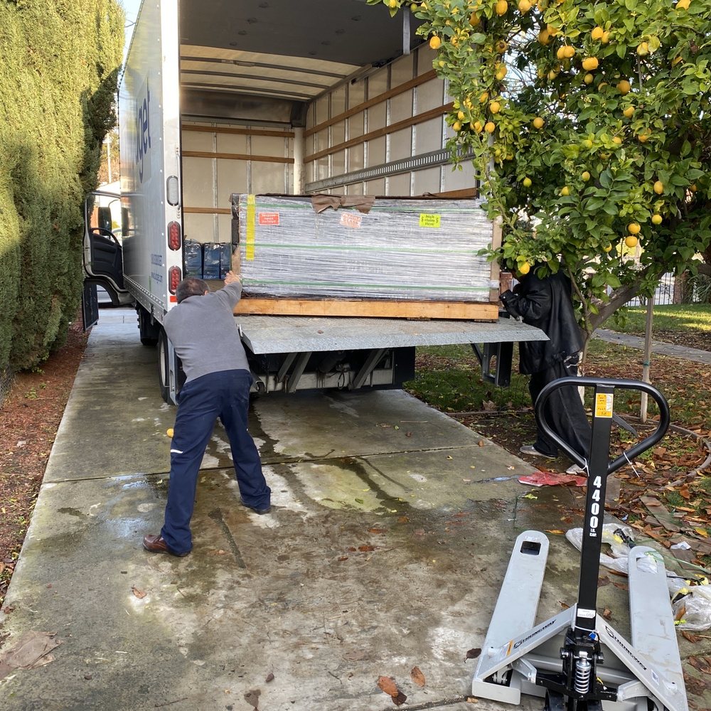 San Jose Movers - Solar panels getting loaded up - Movers Near Me - San Jose, California San Jose Movers - Solar panels getting loaded up - Movers Near Me - San Jose, California