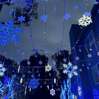 Cambria Christmas Market - Jewelry Near Me - Cambria, California Cambria Christmas Market - Jewelry Near Me - Cambria, California