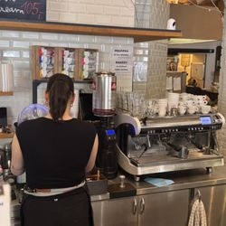 Nostress Bakery - Great team.... always busy