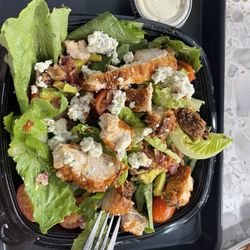 Cotton Gin - Hot honey friend chicken salad, Avocado, Tomatoes, Chicken, Romaine lettuce, Blue cheese & dressing,  Bacon So delish
