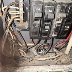 JL Electric - From old corroded panel to a new 125 Amp Siemens 12 space panel
