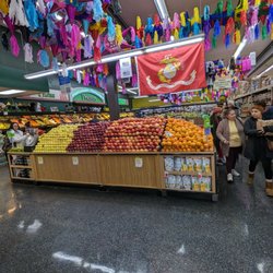 Marketon, Inc - Produce section
