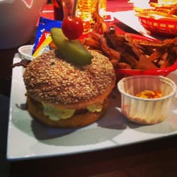 The Dog's Bollocks - Le Dog's Bollocks burger