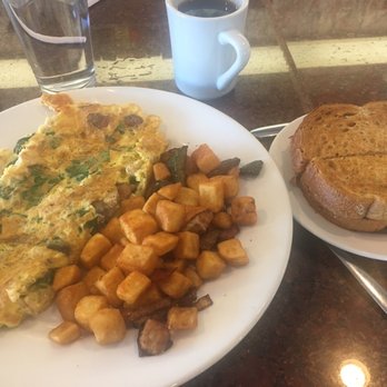 BLD Diner - Turkey spinach omelette rye toast - Diners Near Me - Larchmont, New York