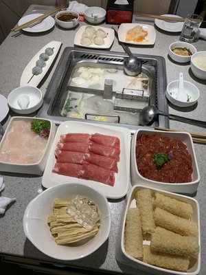 Haidilao Hot Pot @Clarke Quay by null
