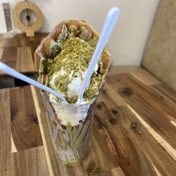 Sweet Stax Cafe - Bubble waffle  "pistachio"