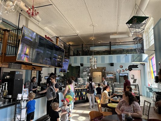 Amélie's French Bakery & Café by null