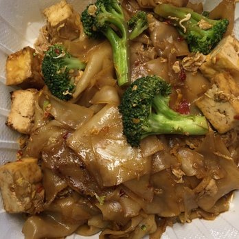 Cherry Street Thai - Tofu pad see ew - Thai Near Me - Seattle, Washington Cherry Street Thai - Tofu pad see ew - Thai Near Me - Seattle, Washington