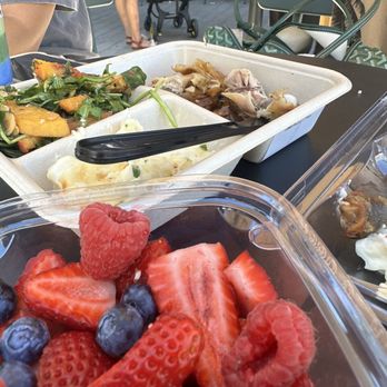 Erewhon - Fruit bowl - Grocery Near Me - Los Angeles, California Erewhon - Fruit bowl - Grocery Near Me - Los Angeles, California